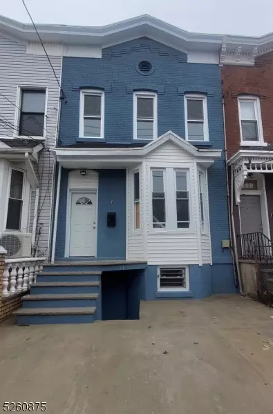 7 Wakeman Ave, Newark, NJ 07104