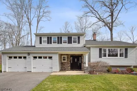 140 Briarwood Dr, Berkeley Heights Twp, NJ 07922
