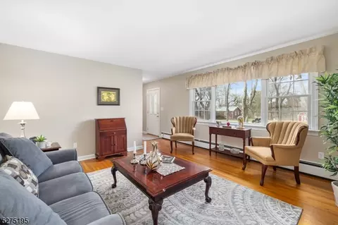 23 Highland Ave, Long Hill, NJ 07933 photo 9