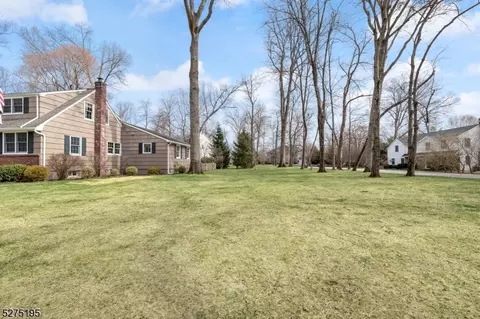 23 Highland Ave, Long Hill, NJ 07933 photo 4