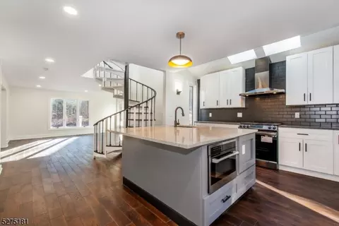 113 Everdale Rd, Randolph, NJ 07869