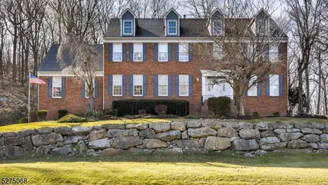 7 Mica Dr, Butler, NJ 07405