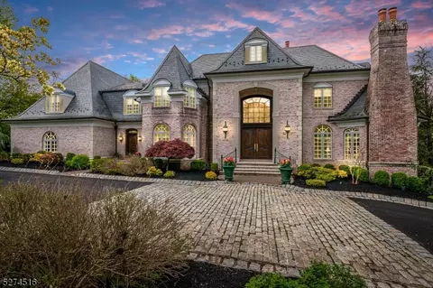 22 Glenview Dr, Warren, NJ 07059
