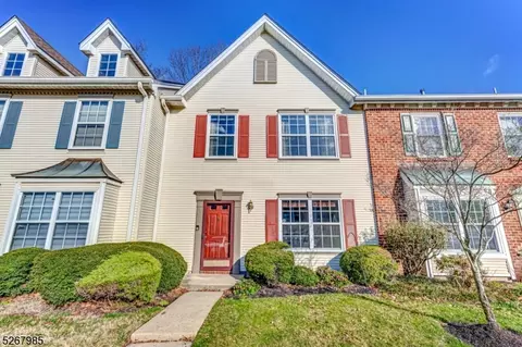 201 Lindsey Ct, Franklin Park, NJ 08823
