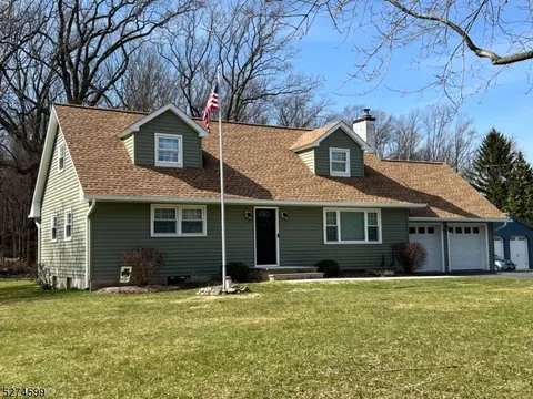 613 Brass Castle Rd, Belvidere, NJ 07823
