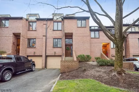 11 Andrea Dr, North Caldwell, NJ 07006
