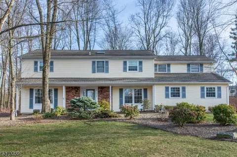 12 Springhill Rd, Randolph, NJ 07869