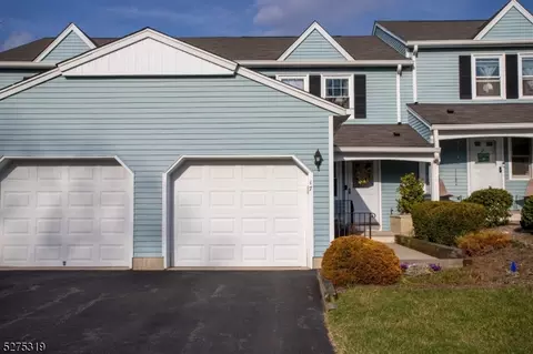 17 Carriage Ln, Newton, NJ 07860