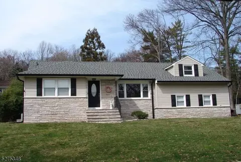 1130 Wyoming Dr, Mountainside, NJ 07092