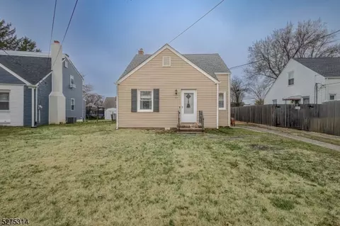 77 Harcourt Dr, Hamilton, NJ 08610