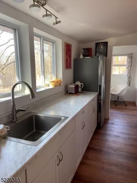 37 Ferris Ln, Jefferson, NJ 07438