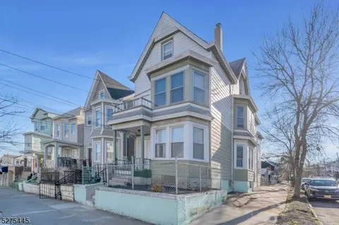 95 Haledon Ave, Paterson, NJ 07522