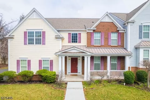 201 Leia Ln, Highland Park, NJ 08904
