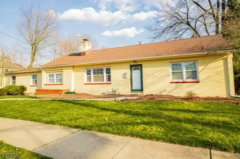 599 Greenbrook Rd, North Plainfield, NJ 07063