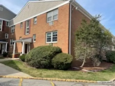605 Grove St #H11, Clifton, NJ 07013