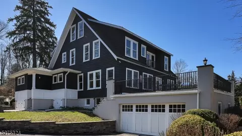 69 Mountain Ave, Warren, NJ 07059