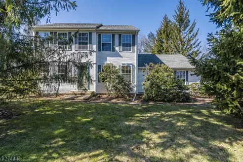 14 Shippen Rdg, Oxford, NJ 07863