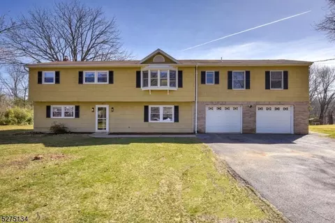 83 Davis Rd, Franklin, NJ 07416
