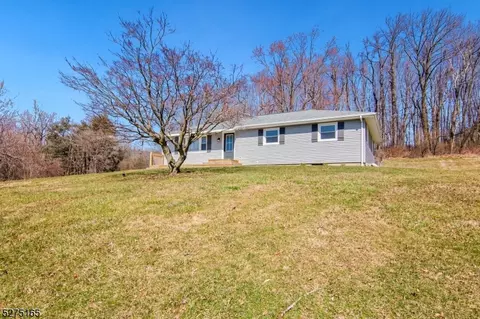 23 Pidgeon Hill Rd, Wantage, NJ 07461