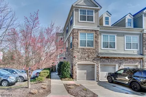 201 Welsh Pl, Morris Plains, NJ 07950