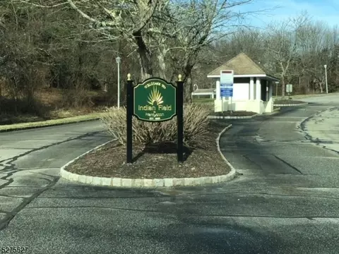 46 Meadow Pond Rd, Hamburg, NJ 07419