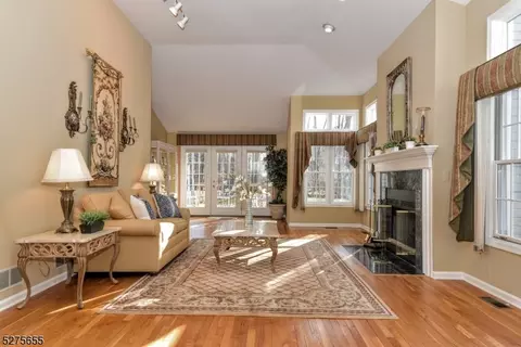 112 Worcester Dr, Wayne, NJ 07470 photo 4