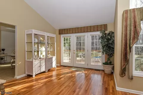 112 Worcester Dr, Wayne, NJ 07470 photo 6