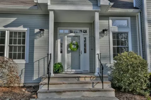 112 Worcester Dr, Wayne, NJ 07470 photo 2