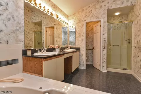 112 Worcester Dr, Wayne, NJ 07470 photo 15