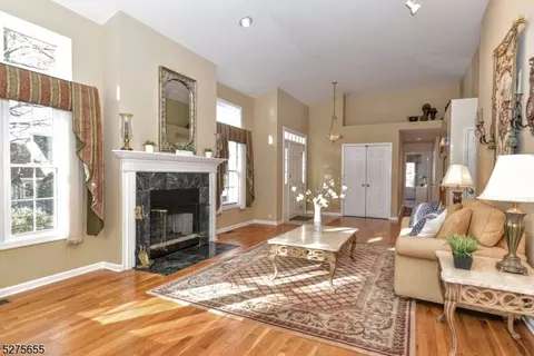 112 Worcester Dr, Wayne, NJ 07470 photo 5