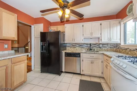 264 Perry St, Dover, NJ 07801 photo 9