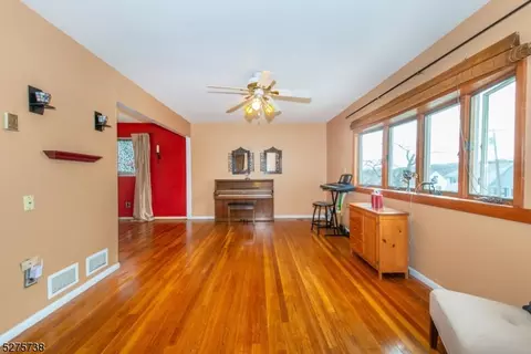 264 Perry St, Dover, NJ 07801 photo 4