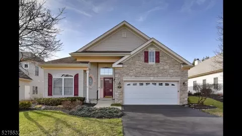 17 Dvoor Blvd, Flemington, NJ 08822