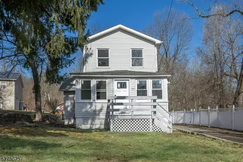 33 Brooklyn Stanhope Rd, Stanhope, NJ 07874
