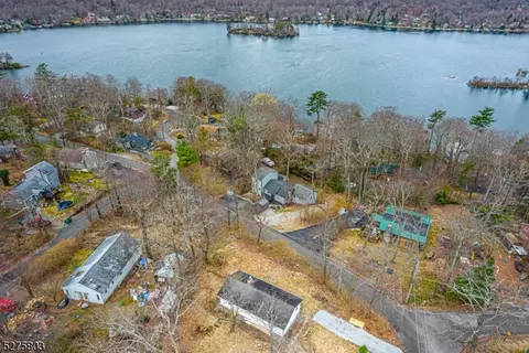 114 Hillside Rd, Vernon Twp, NJ 07422