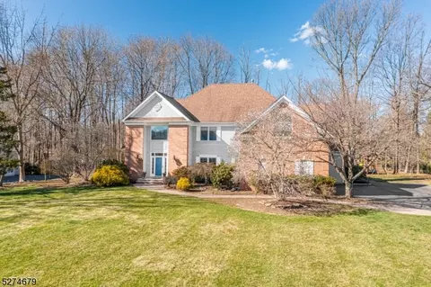 4 Yorkshire Dr, Randolph Twp, NJ 07869