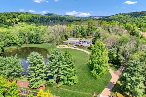 53 Douglass Ave, Bernardsville, NJ 07924