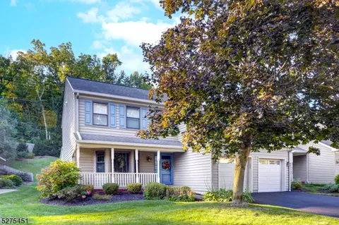 14 Forest Dale Dr, Morristown, NJ 07960