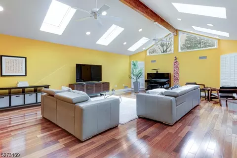 52 Springbrook Rd, Livingston, NJ 07039