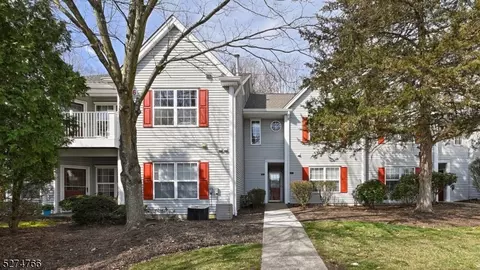 4605 Tudor Dr #5, Pompton Plains, NJ 07444