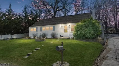 147 Washburn Ave, Washington, NJ 07882