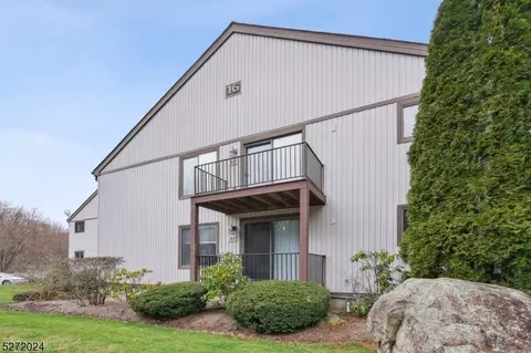 16301 Dell Pl, Stanhope, NJ 07874
