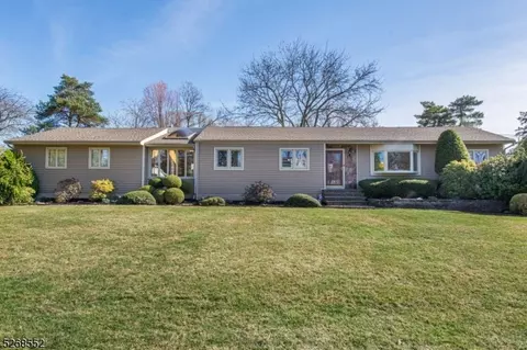66 Kearney Ave, Hanover, NJ 07981