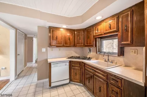 38 Smith Ave, Wanaque Boro, NJ 07420 photo 5