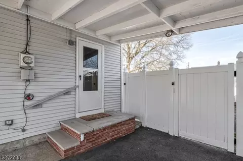38 Smith Ave, Wanaque Boro, NJ 07420 photo 4