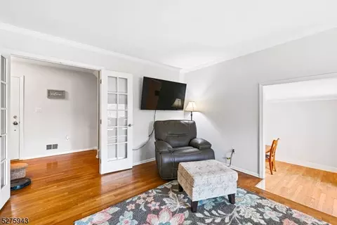 10 E Circuit Dr, Roxbury Twp, NJ 07876 photo 4