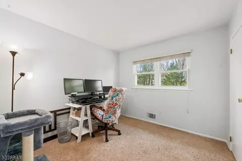 10 E Circuit Dr, Roxbury Twp, NJ 07876 photo 12