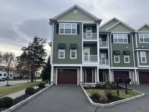 4 Chaz Way #4, Fairfield, NJ 07004
