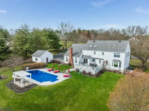 5 Grandin Ter, Clinton Twp, NJ 08801