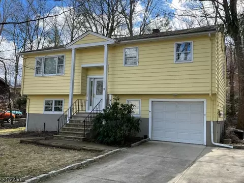 11 Melrose Ave, West Milford Twp, NJ 07421